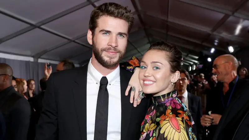 [Bintang] Miley Cyrus dan Liam Hemsworth