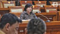 Calon Anggota Komisi Nasional Hak Asasi Manusia (Komnas HAM) 2022-2027 Atnike Nova Sigiro saat mengikuti uji kelayakan dan kepatutan dengan Komisi III DPR RI di Kompleks Parlemen, Senayan, Jakarta, Jumat, (30/9). - Komisi III DPR RI menggelar uji kelayakan dan kepatutan (fit and proper test) calon anggota Komnas HAM pada hari ini. (Liputan6.com/Angga Yuniar)