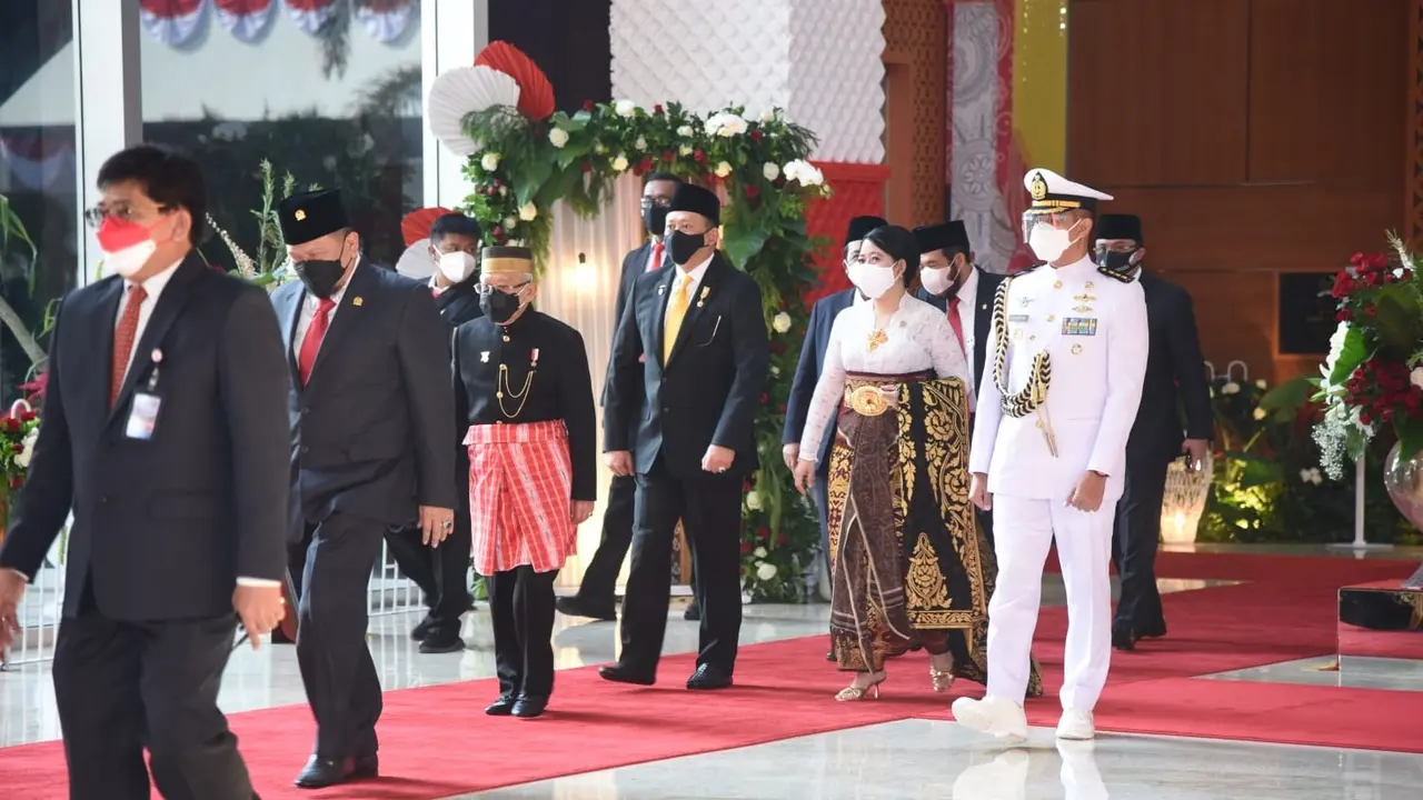Ketua DPR Puan Maharani pakai baju adat Bali