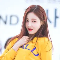 Yeonwoo Momoland muncul ke publik pasca memulihkan kondisi (Allkpop)