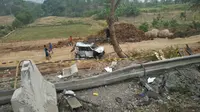 Penampakan mobil yang terlibat kecelakaan beruntun di Tol Cipularang. (Liputan6.com/ Abramena)