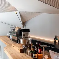 Konsep kafe minimalis (credit: David Emrich/Unsplash)