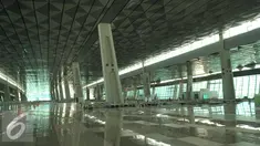 PT Angkasa Pura II (Persero) tengah melakukan tahap penyelesaian (finishing) pembangunan Terminal 3 Ultimate Bandara Internasional Soekarno Hatta, Tangerang, Banten, Rabu (27/1/2016). (Liputan6.com/Faisal R Syam) 