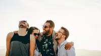 Funny name jokes that will make you spit out your drink. (Photo: Helena Lopes/Pexels)