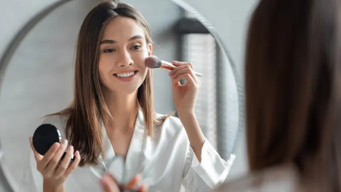 3 Cushion Terbaik yang Bantu Jadikan Wajah Lebih Glowing dan Flawless, Cocok untuk Pemakaian Sehari-Hari