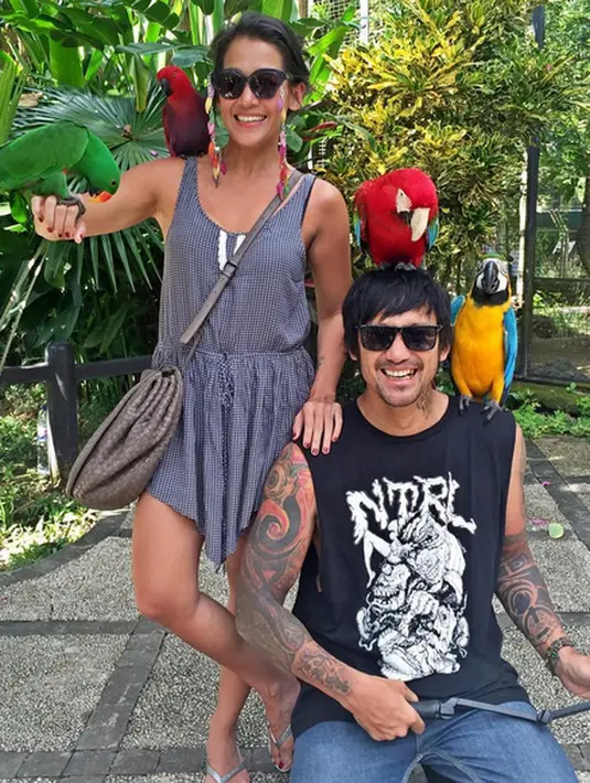 Ribuan warganet terus memberikan semangat pada Mieke Amalia. Banyak juga selebriti yang mencoba menguatkan dan memberikan dukungan pada istri Tora Sudiro dengan tegar #sayabersamaTora. (Instagram/Bintang.com)