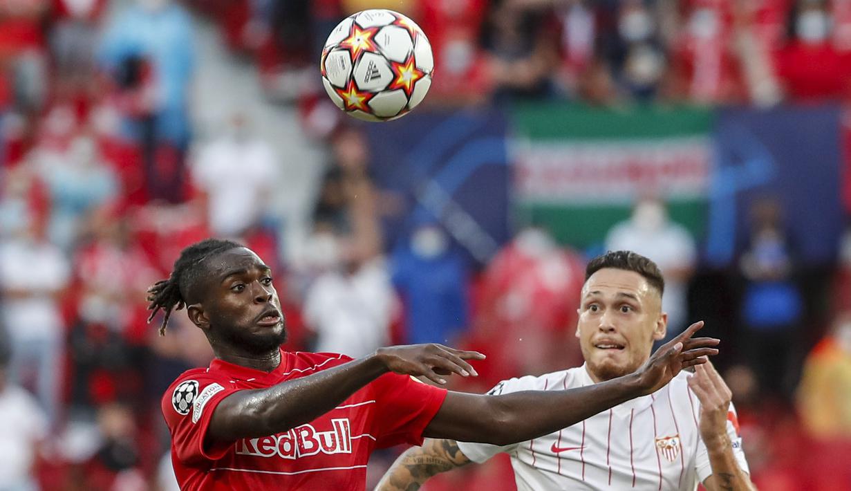 Laga ini benar-benar dipenuhi dengan drama, mulai dari hujan deras, kartu merah hingga untuk pertama kalinya dalam sejarah Liga Champions ada empat penalti diberikan pada babak pertama. (Foto: AP/Angel Fernandez)