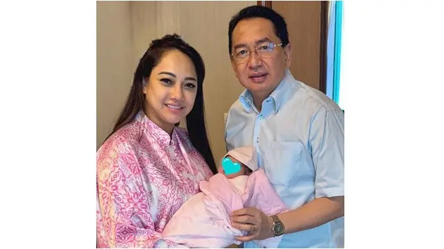 6 Potret Dea Tunggaesti Kakak dr Reisa, Dikaruniai Anak dari Pernikahan Barunya