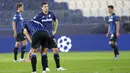 Pemain Atalanta terlihat usai menghadapi Liverpool pada pertandingan Grup D Liga Champions di Stadion Gewiss, Bergamo, Italia, Selasa (3/11/2020). Liverpool menang 5-0 dengan hattrick dari Diogo Jota. (AP Photo/Luca Bruno)