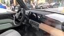 Interiornya memiliki bahasa desain yang mirip dengan Wuling Air EV. Dashboardnya didominasi oleh elemen desain minimalis yang dilengkapi dua layar menyatu. Layar sebelah kiri difungsikan sebagai instrument cluster untuk menyampaikan informasi seputar mobil. Sementara, layar kanan berfungsi sebagai head unit infotainment. (Source: carnewschina.com)