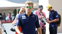 Pebalap F1 Sauber, Marcus Ericsson, dinyatakan memenuhi syarat untuk tampil di GP Inggris 2016 setelah mengalami kecelakaan di latihan bebas. (EPA/Srdjan Suki)