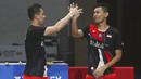Ganda putra Indonesia, Fajar Alfian/Muhammad Rian Ardianto, menjuarai Korea Terbuka 2019 setelah mengalahkan wakil Jepang, Takeshi Kamura/Keigo Sonoda, di Incheon, Minggu (29/9). Fajar/Rian menang  21-16, 21-17. (AFP/Jung Yeon-je)