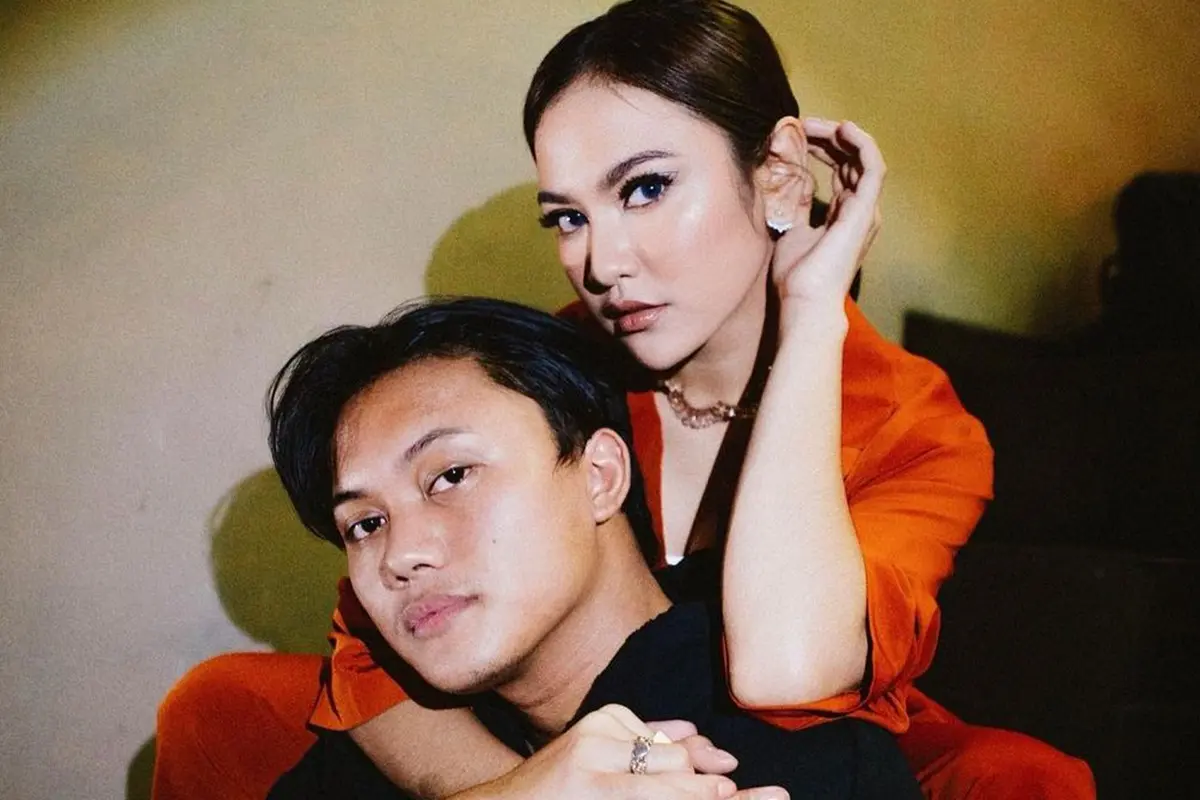 FOTO: Kemesraan Rizky Febian dan Mahalini Raharja