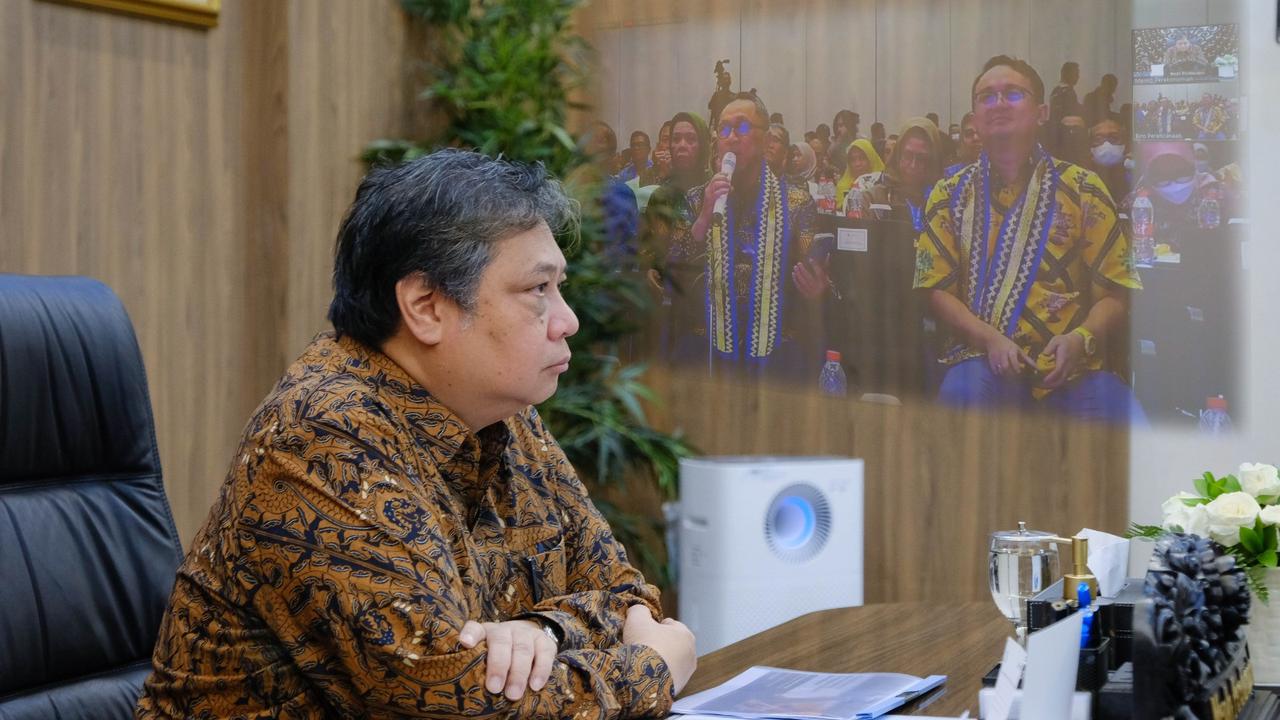 Menteri Koordinator Bidang Perekonomian Airlangga Hartarto saat menyampaikan arahannya secara daring dalam Rapat Kerja Kementerian Perdagangan, Rabu (1/3/2023). (Dok Kemenko Perekonomian)