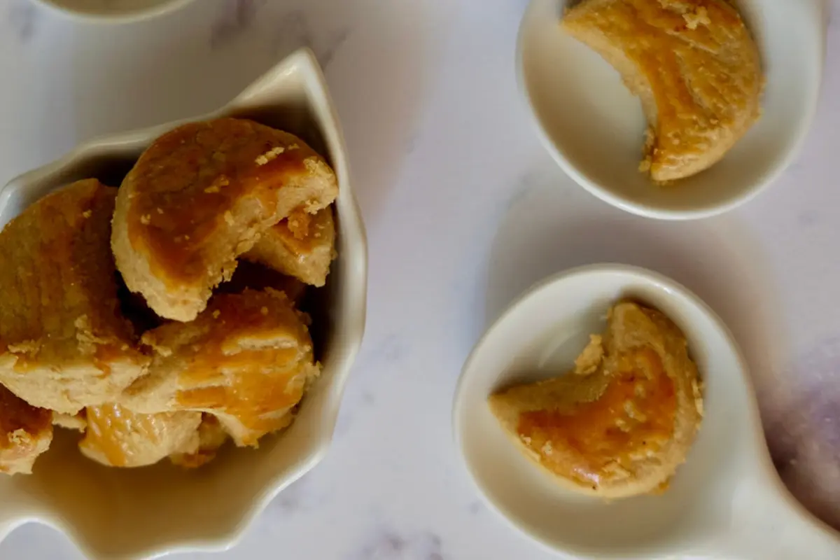 kue kacang keju