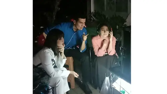 7 Potret Kedekatan Adam Jordan dengan Pemain Samudra Cinta saat di Balik Layar