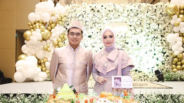 8 Potret Tasyakuran Ulang Tahun Eddies Adelia, Mewah Bertabur Bintang