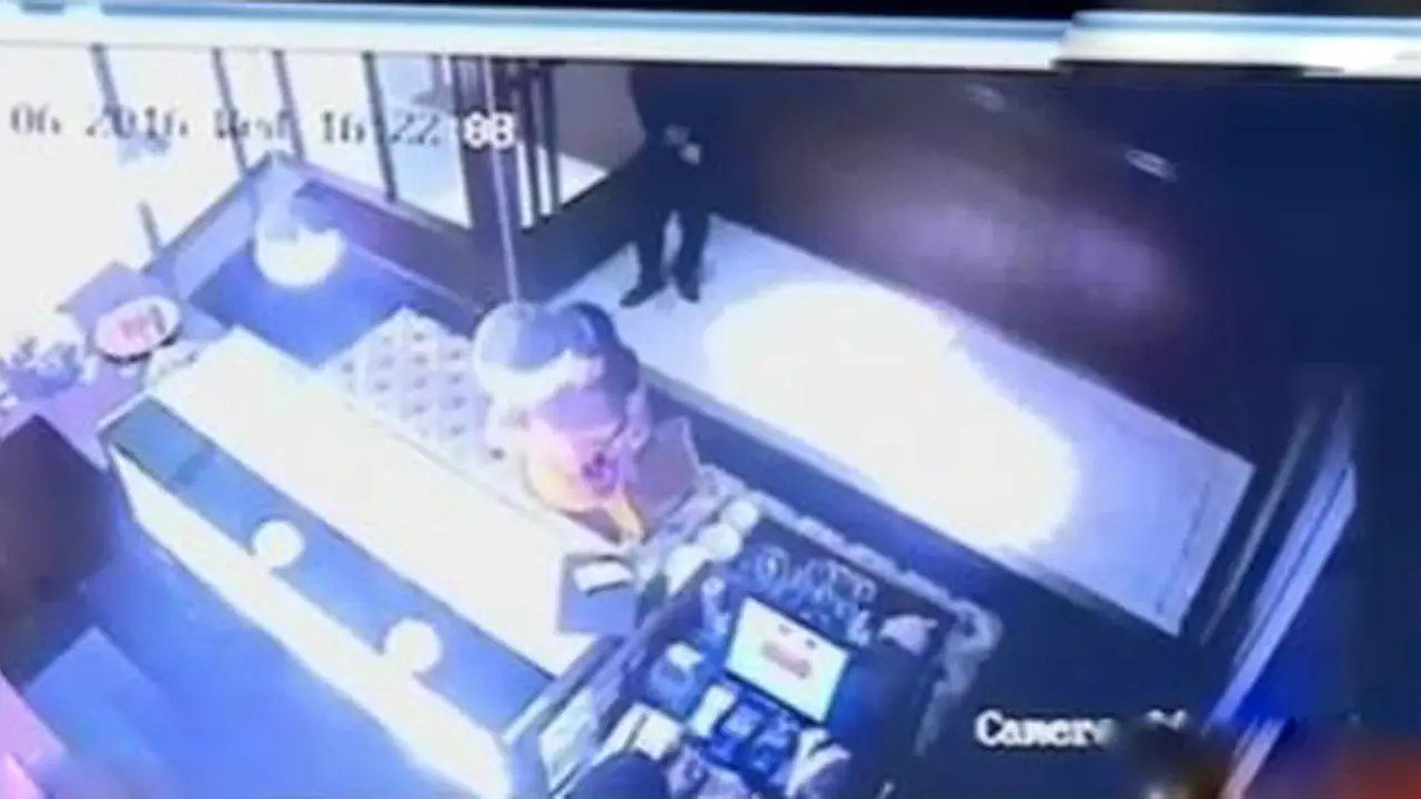 VIDEO: Ahli Digital Forensik, Jessica Sempat Foto di Meja Barista