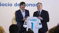 Pebalap F1 Fernando Alonso ditunjuk sebagai duta kehormatan Real Madrid. (dok. Lavanguardia)