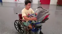Alden Kane telah menciptakan sebuah kereta dorong yang memungkinkan ibu baru Sharina Jones menggunakannya walaupun memakai kursi roda.