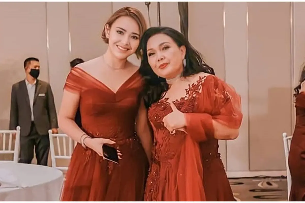 Jarang Tersorot, Ini 6 Potret Kebersamaan Amanda Manopo dan IbundaJarang Tersorot, Ini 6 Potret Kebersamaan Amanda Manopo dan Ibunda