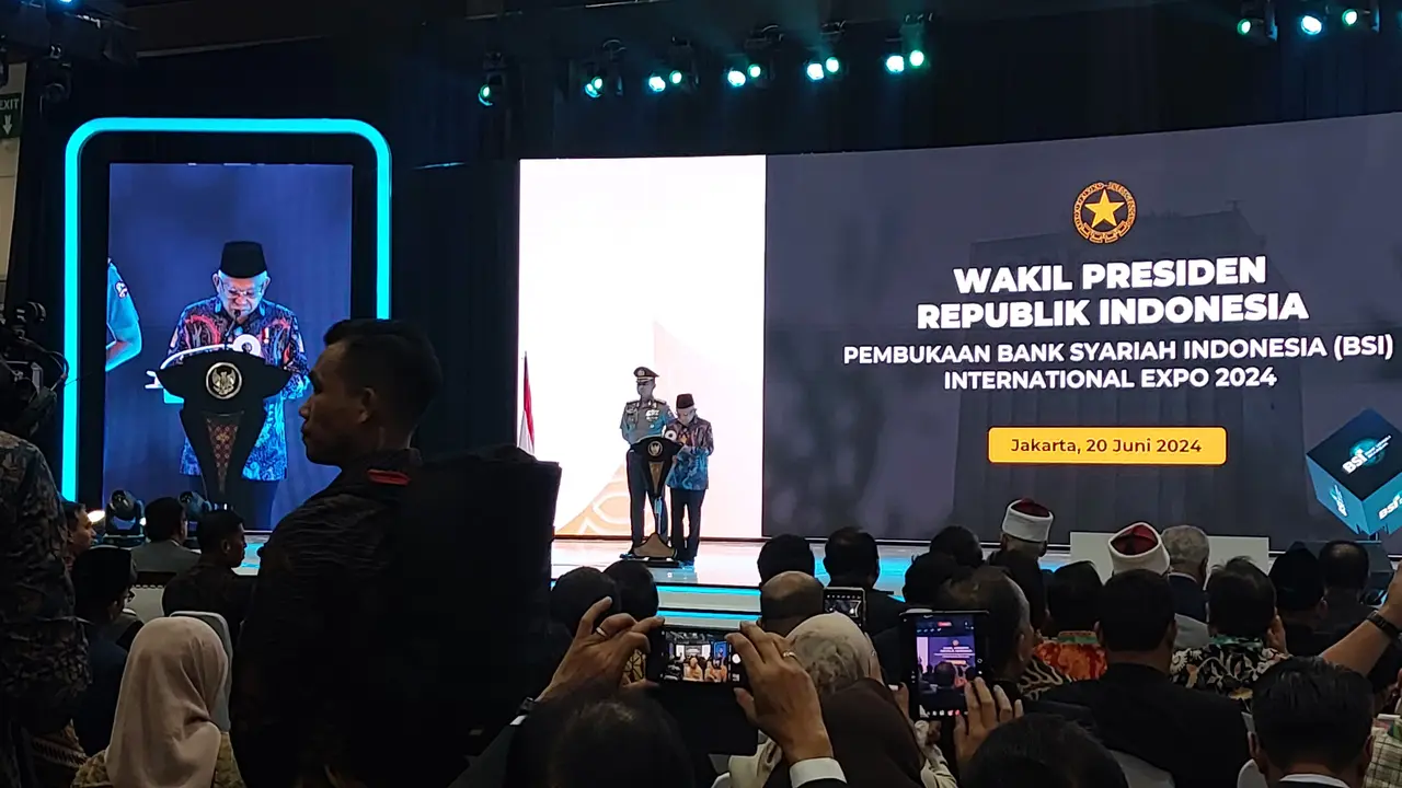 Wakil Presiden Republik Indonesia (RI) Ma'ruf Amin resmi membuka gelaran BSI International Expo 2024. (Foto: Liputan6.com/Arief RH)