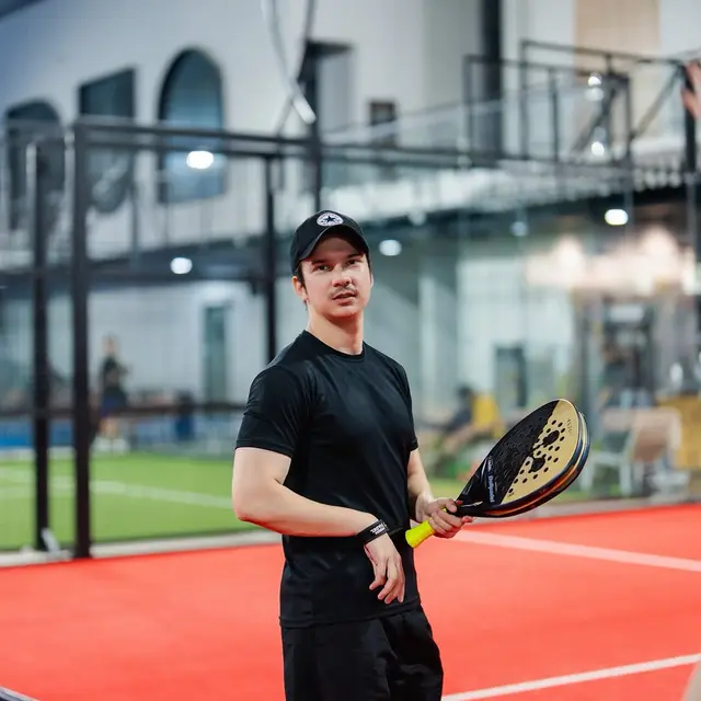 6 Potret Terbaru Endy Arfian Berkumis, Tampil Lebih Dewasa Bikin Pangling