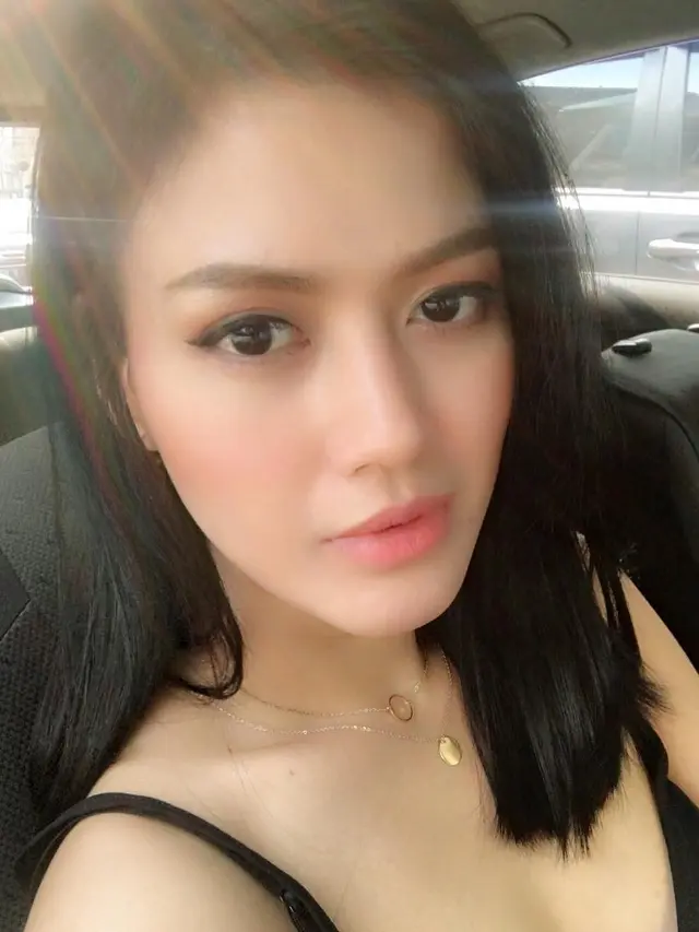 6 Foto Lawas Nita Gunawan Sebelum Terkenal, Menawan Sedari Dulu