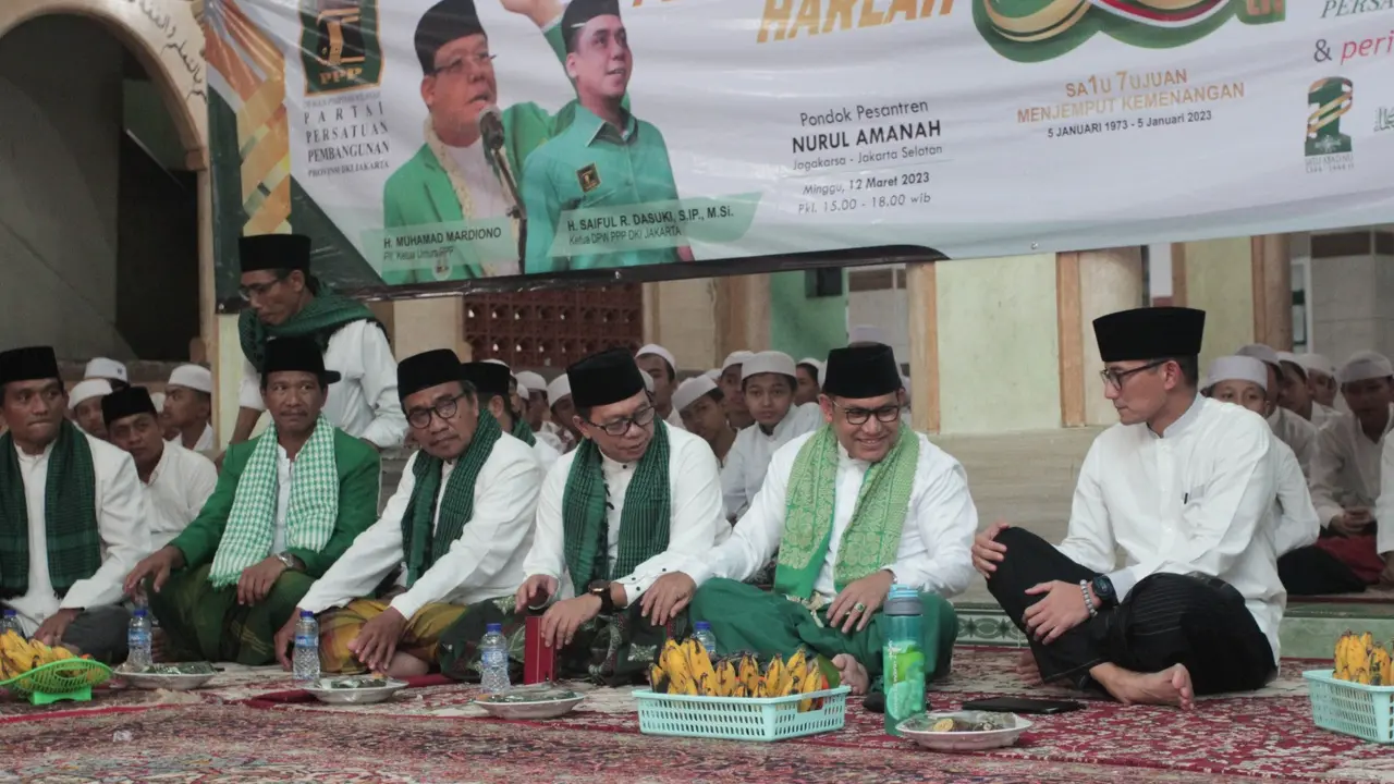 Menparekraf Sandiaga Uno hadir menjadi  pemateri dialog interaktif dengan judul pengembangan ekonomi kreatif di pesantren saat peringatan Hari Lahir PPP ke-50 di Pondok Pesantren Nurul Amanah. (Istimewa)