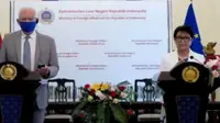 Menteri Luar Negeri RI Retno Marsudi dan HRVP UE Josep Borell dalam press conference yang diselenggarakan oleh Kementerian Luar Negeri RI pada Rabu (2/6/2021). (Photo credit: Kemlu RI Via Zoom)