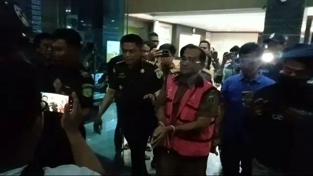 Eks pejabat Takalar jadi tersangka penjualan pasir laut (Liputan6.com/Eka Hakim)