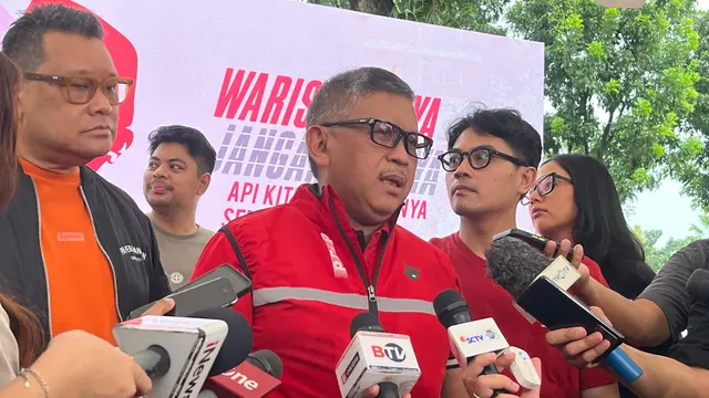 Sekjen PDI Perjuangan (PDIP) Hasto Kristiyanto di Parkir Timur, GBK, Sabtu (29/6/2024) (Liputan6.com/Winda Nelfira)