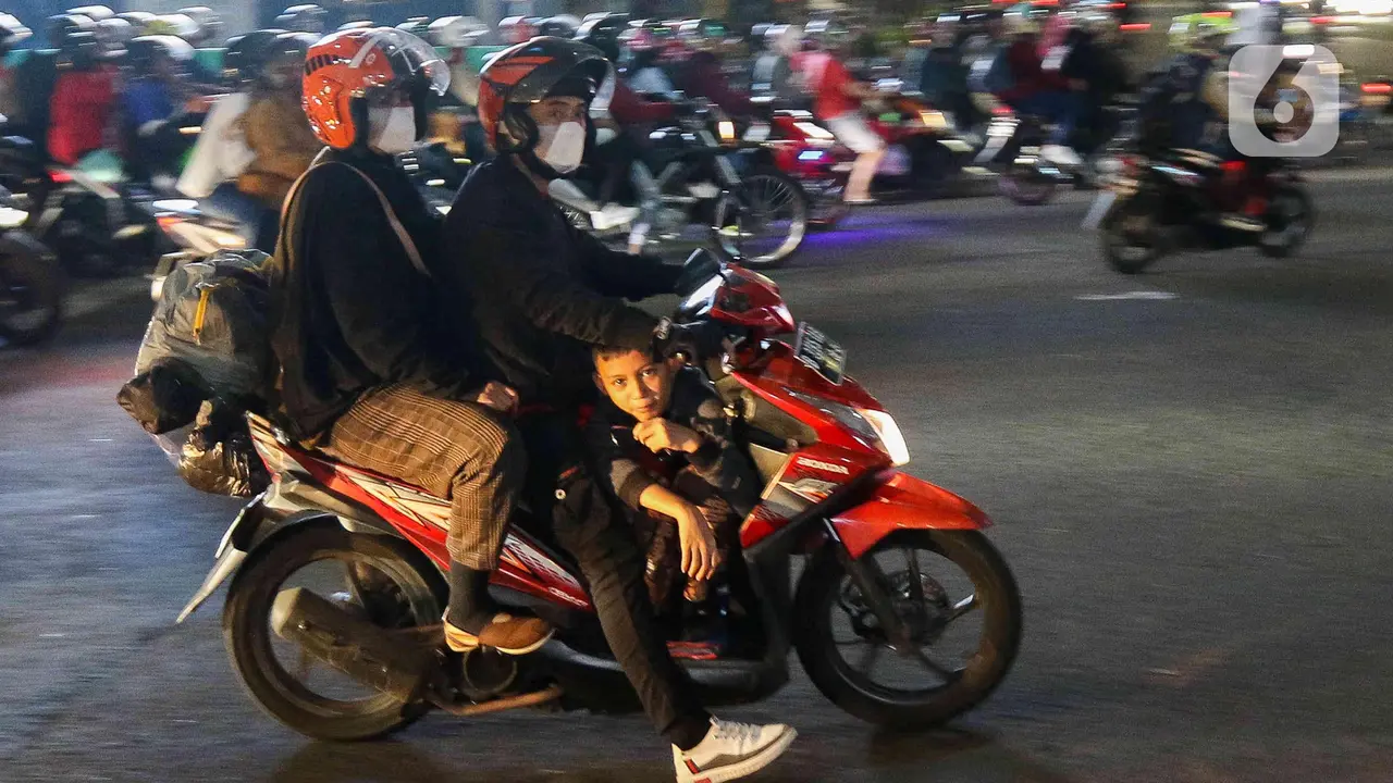 Jalan Kalimalang Bekasi Masih Dipenuhi Pemudik