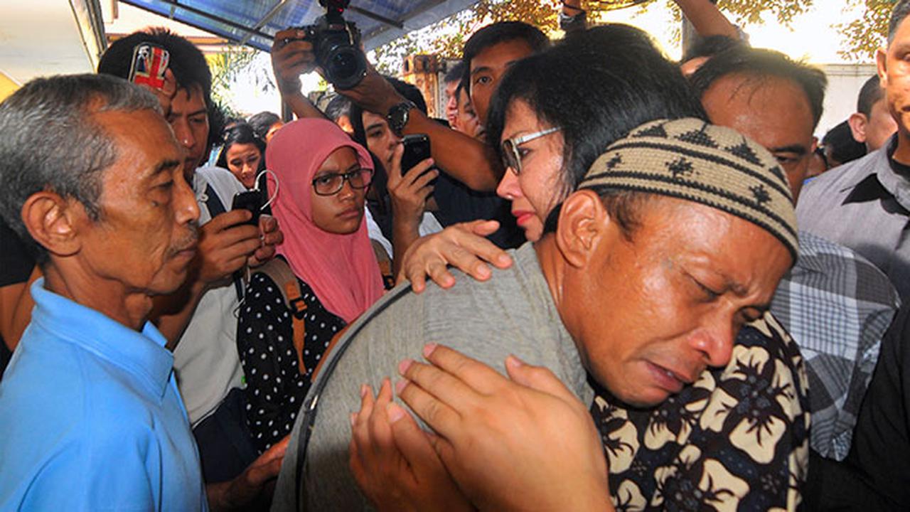 keluarga-korban-131210c.jpg