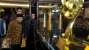 Mantan Presiden Indonesia, BJ Habibie saat menghadiri perayaan 10 tahun Reza Rahazian berkarya di dunia film di Plaza Indonesia, Jakarta, Rabu (3/9/2015). Acara tersebut bertajuk 10 Years Personal Journey of Reza Rahadian. (Liputan6.com/Faisal R Syam)