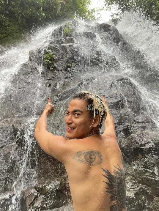 Bio One juga sempat mengubah warna rambutnya menjadi pirang. (Instagram/bojvoej).