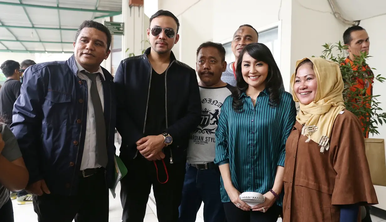 Tessa Kaunang dan Sandy Tumiwa