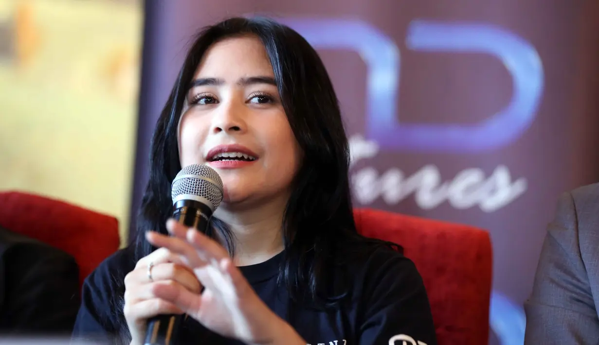 Dalam film Danur, Prilly kembali memerankan sosok Risa. Untuk film kelanjutannya ini, Prilly harus lebih menggali kemampuan dalam aktingnya. (Nurwahyunan/Bintang.com)