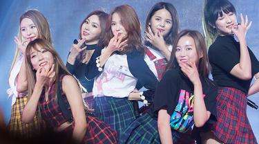Gfriend Dan Clc Siap Manjakan Fans Di Indonesia News Entertainment Fimela Com