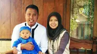 Maulana Affandi, salah satu korban Heli Basarnas yang jatuh di Temanggung, selalu memasang foto anak dan isterinya dalam akun media sosial miliknya. (foto : Liputan6.com/dok.affandi/edhie prayitno ige)