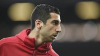 3. Henrikh Mkhitaryan (Manchester United) - Gelandang yang kontraknya habis tahun 2020 ini ditaksir situs Transfermarkt memiliki harga jual 35 juta euro. (AFP/Oli Scarff)