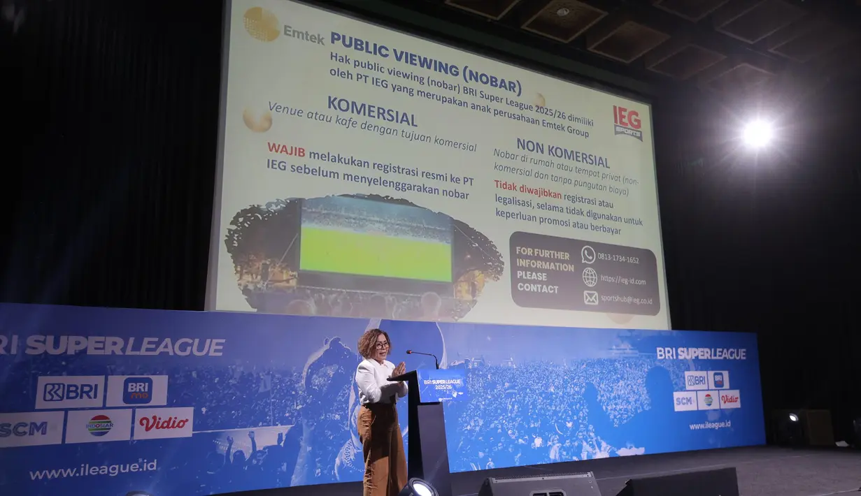 Harsiwi Achmad juga menjelaskan sejumlah persiapan yang dilakukan pihaknya untuk menayangkan BRI Super League musim depan, termasuk produksi di studio. (Bola.com/M Ichsan)