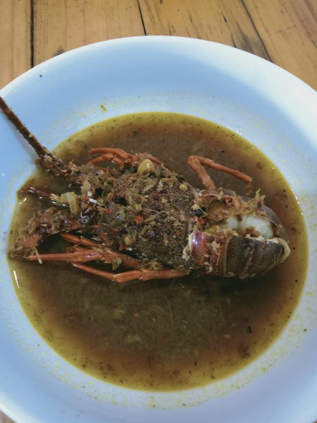 Lobster Nyat Nyat Khas Warung Bebek Raja