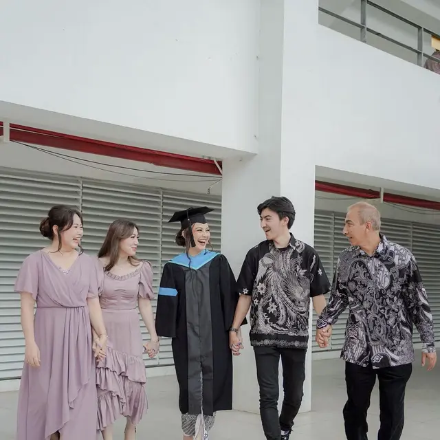 6 Potret Bahagia Wisuda Haviza Devi Anjani, Raih Gelar Sarjana Psikologi