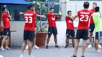 PSM berlatih di Hotel Horison, Bekasi, Selasa (17/10/2017), menjelang pertandingan melawan Bhayangkara FC. (Bola.com/Abdi Satria)