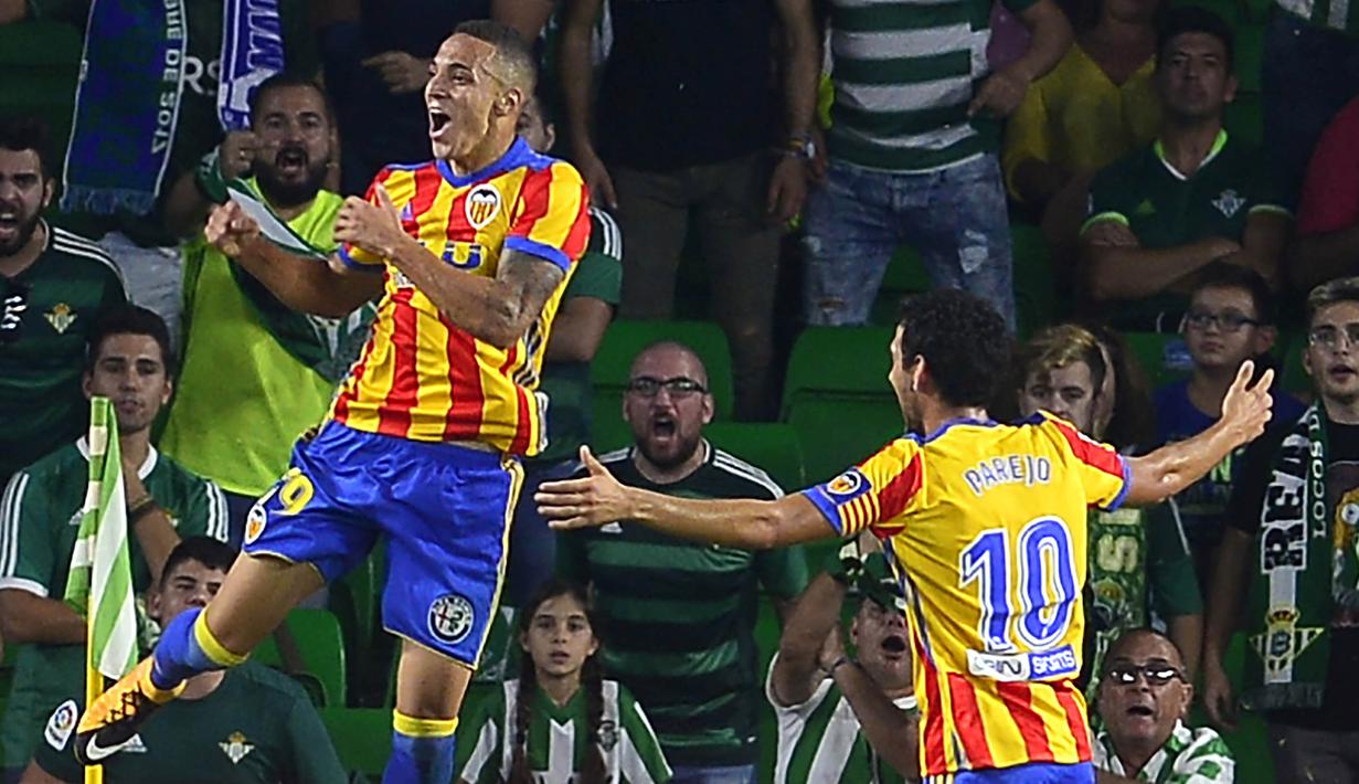 5. Rodrigo (Valencia) - 7 Gol (1 Penalti). (AFP/Cristina Quicler)