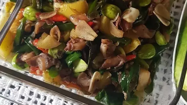 Tumis Cumi Asin Petai Cabai Hijau