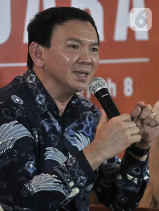 Basuki Tjahaja Purnama atau Ahok menyampaikan sambutan dalam peluncuran buku 'Panggil Saya BTP: Perjalanan Psikologi Ahok Selama di Mako Brimob' di Gedung Tempo, Palmerah, Jakarta, Senin (17/2/2020). Buku tersebut mengisahkan pengalaman Ahok saat berada dalam tahanan. (merdeka.com/Iqbal Nugroho)