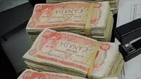 Buruh Pabrik Ini Temukan Rp 1 Miliar di dalam TV Bekas