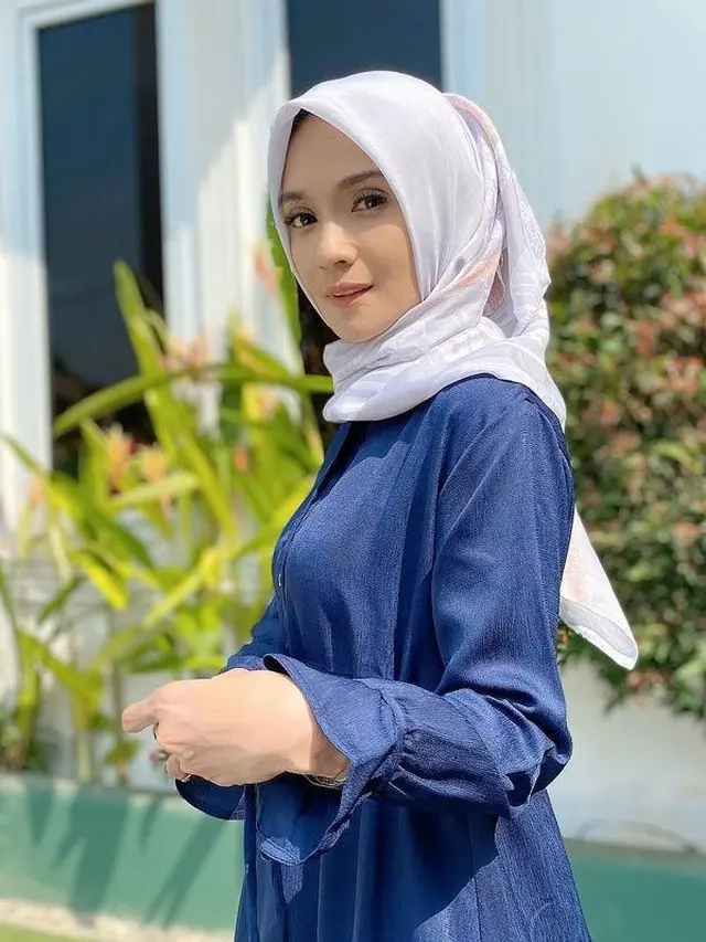Kerap Jadi Istri Tersakiti, Ini 6 Potret Modis Citra Anggun di Kehidupan Nyata